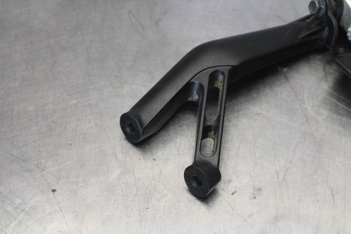 22-25 YAMAHA YZF R7 RIGHT REAR BACK PASSENGER PEG BB850
