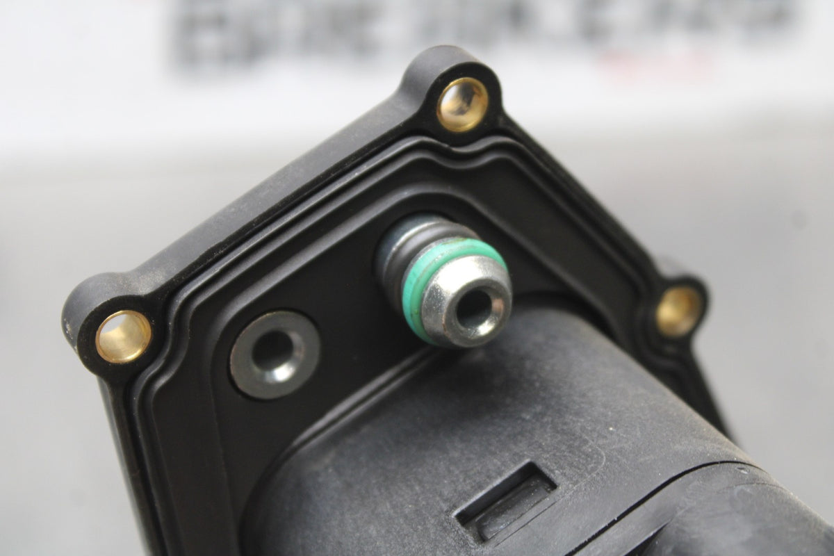 16 DUCATI 959 PANIGALE FUEL PUMP GAS PETROL SENDER UNIT BB912