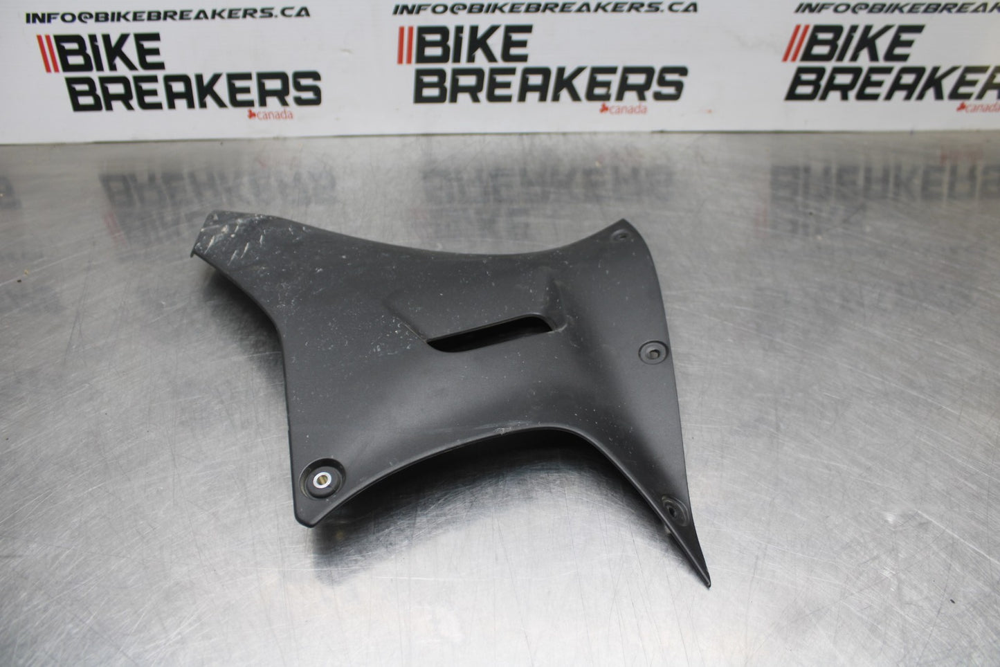 22-25 YAMAHA YZF R7 LEFT LOWER BOTTOM BELLY SIDE FAIRING COWL BB769
