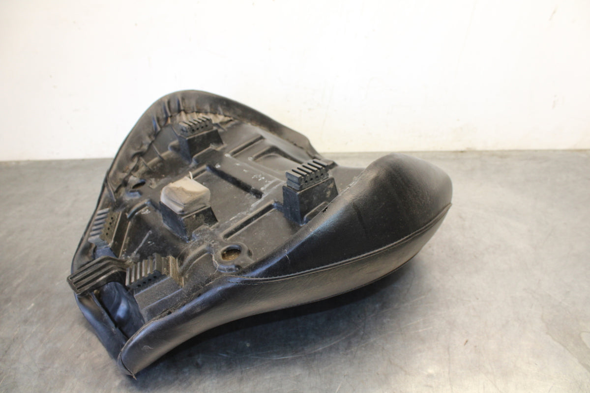 04 SUZUKI INTRUDER 800 FRONT DRIVERS SEAT BB758