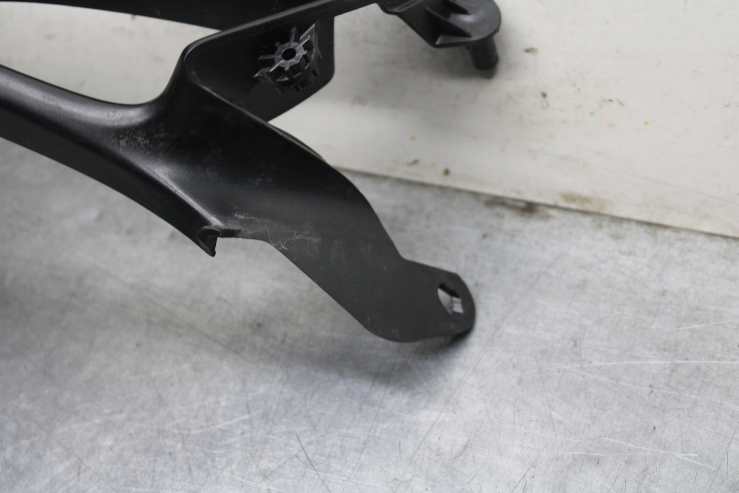 09 SUZUKI GSXR600 FRONT CENTER COWL FAIRING BB759