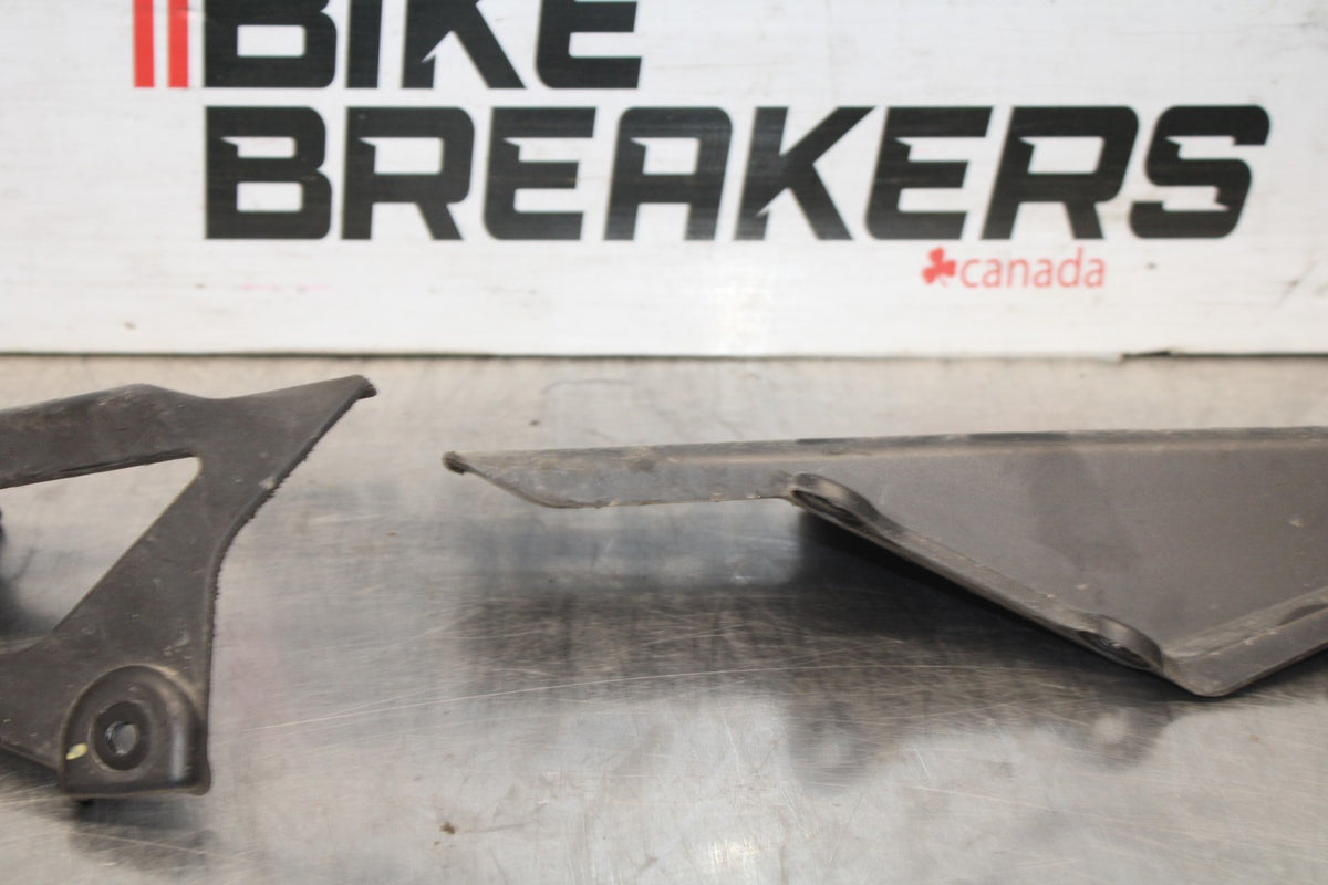 04-05 KAWASAKI NINJA ZX10R REAR BACK DRIVE CHAIN GUARD COVER SHIELD BB931