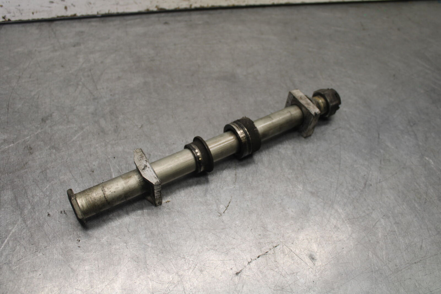 09-12 KAWASAKI NINJA ZX6R REAR AXLE BACK WHEEL RIM BOLT AXEL 41068-0035  BB698