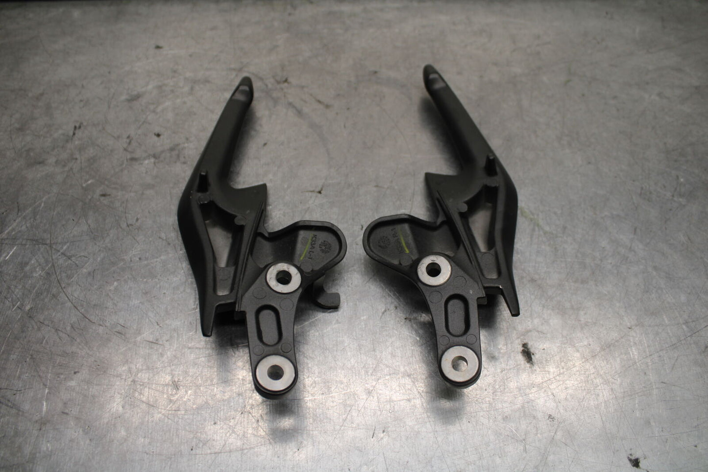 15-16 HONDA CB300F PASSENGER REAR SEAT GRAB BAR HANDLE SET BB740