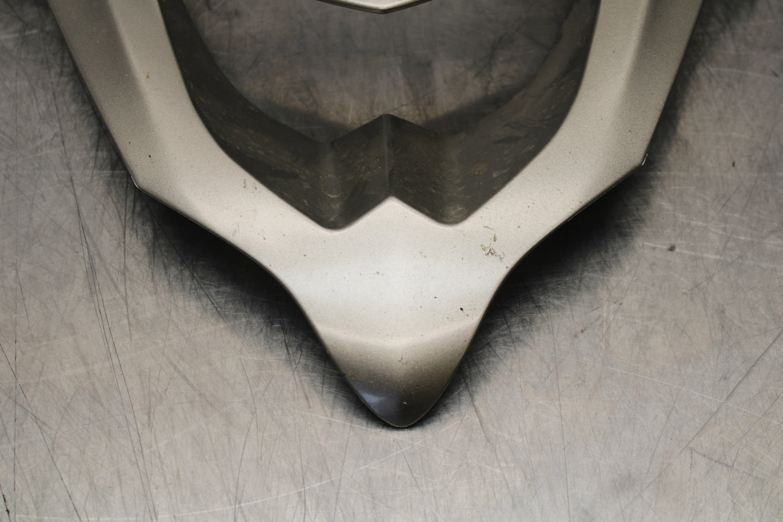 04-05 KAWASAKI NINJA ZX10R FRONT CENTER COWL FAIRING BB163