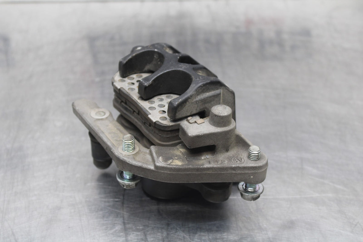 15 SUZUKI GW250F LEFT FRONT BRAKE CALIPER BB789