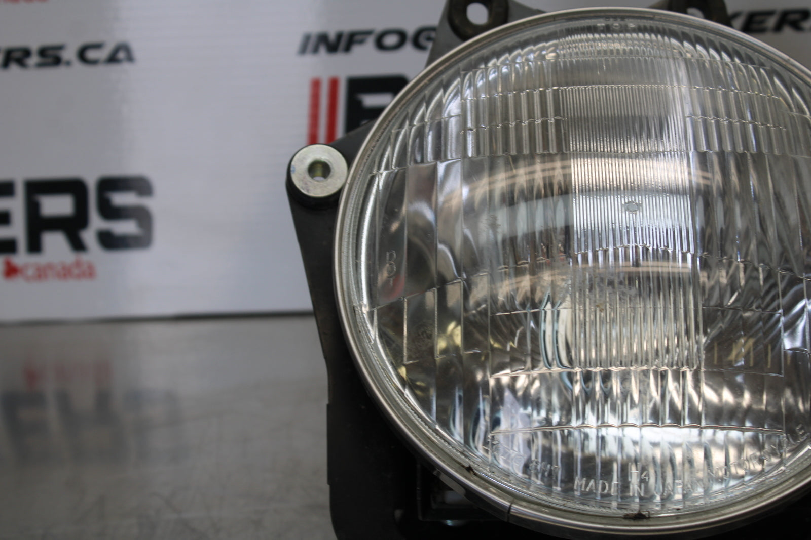 09 YAMAHA ROYAL STAR XVZ1300TF VENTURE SINGLE HEADLIGHT HEAD LAMP LIGHT BB151