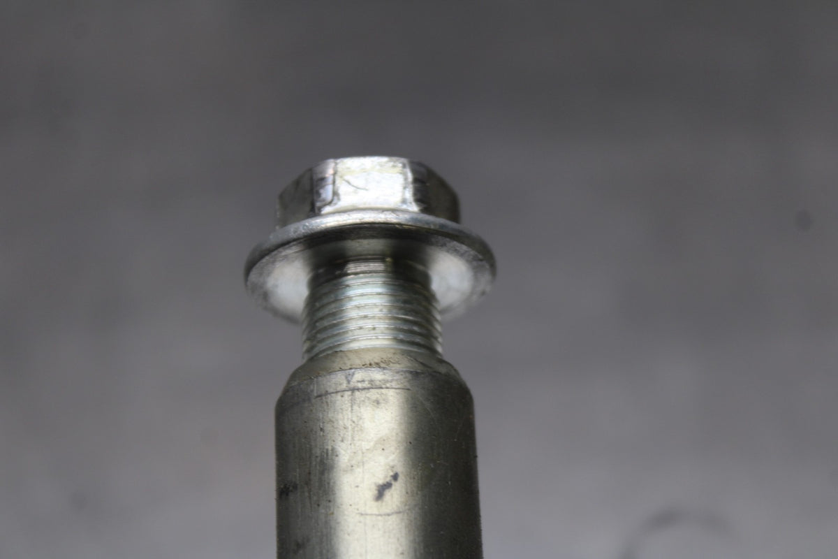 08-10 SUZUKI GSXR 600 FRONT WHEEL RIM AXLE PIVOT BOLT BB202