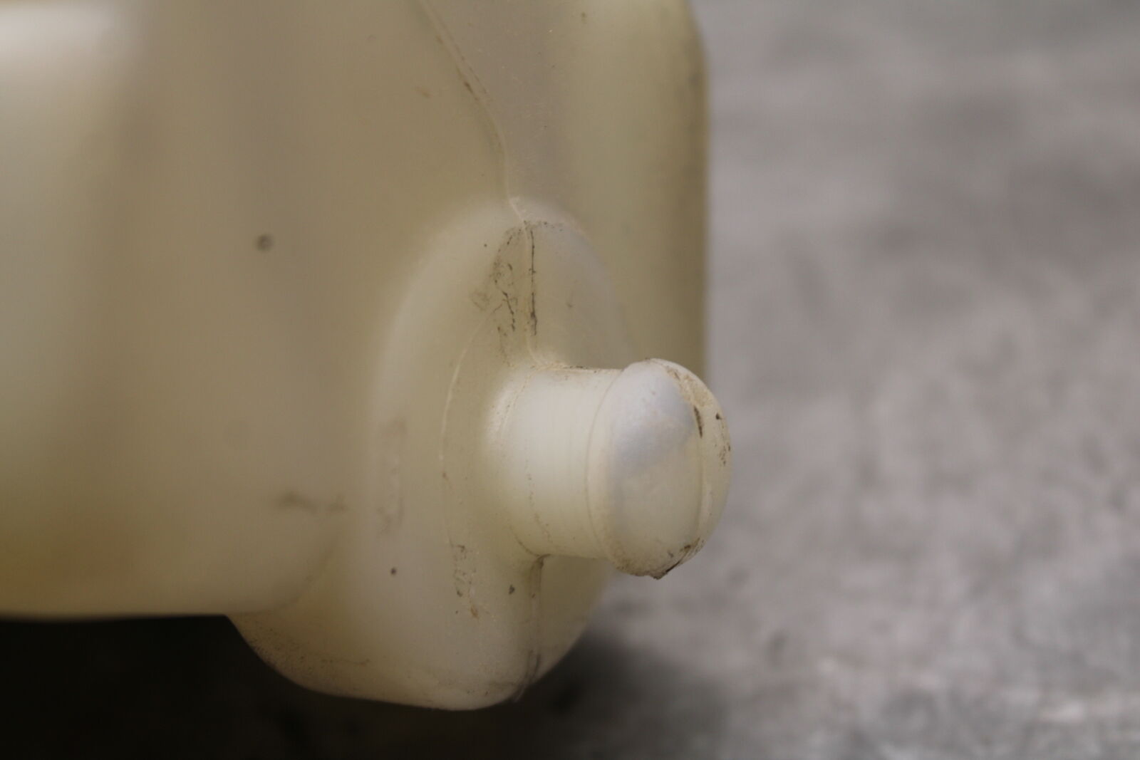 04-06 YAMAHA YZF R1 COOLANT WATER TANK RESERVOIR BOTTLE 5VY-21871-00-00 BB659
