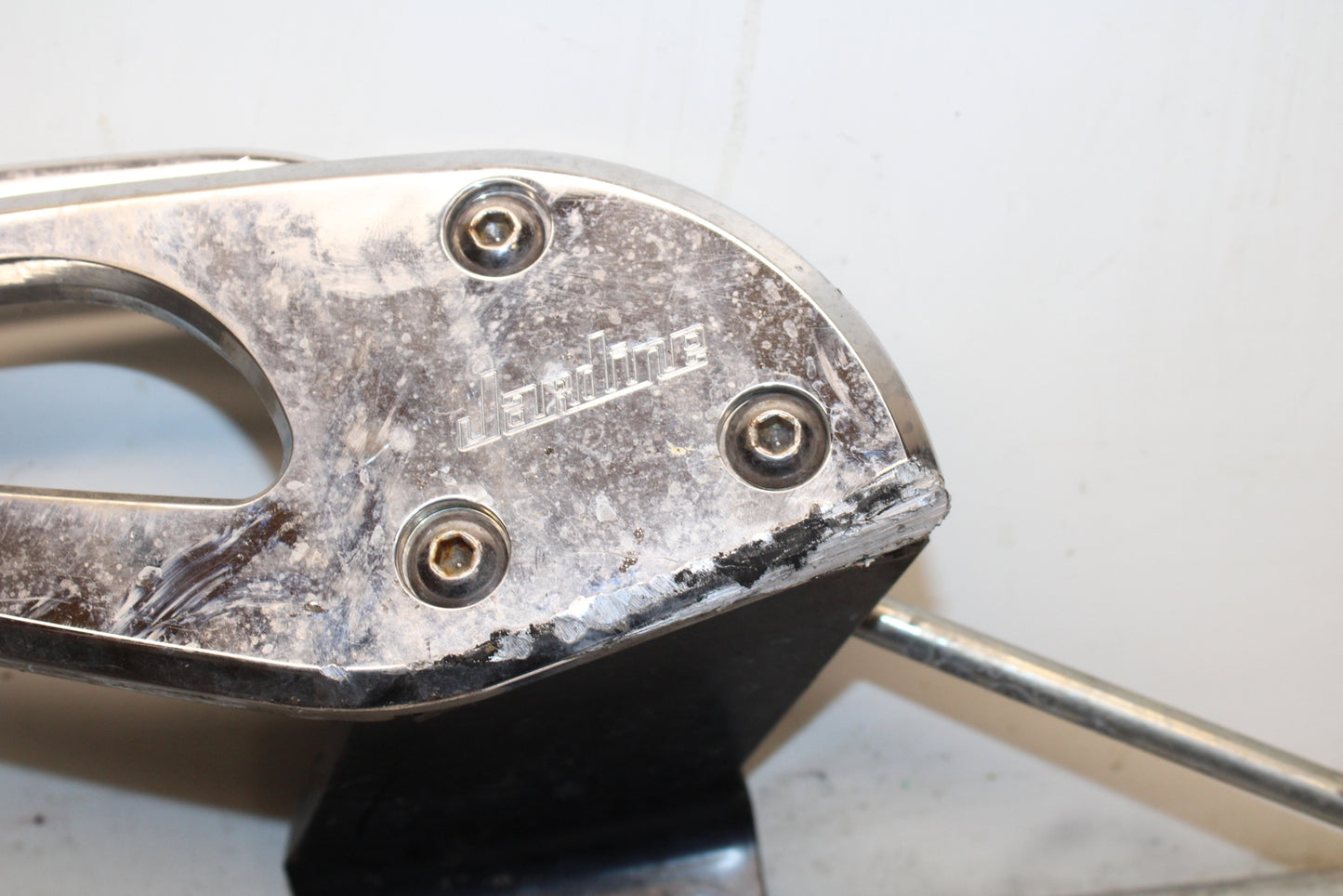 00 SUZUKI INTRUDER 1500 VL1500 LEFT FRONT FOOT REST PEG STEP BB761
