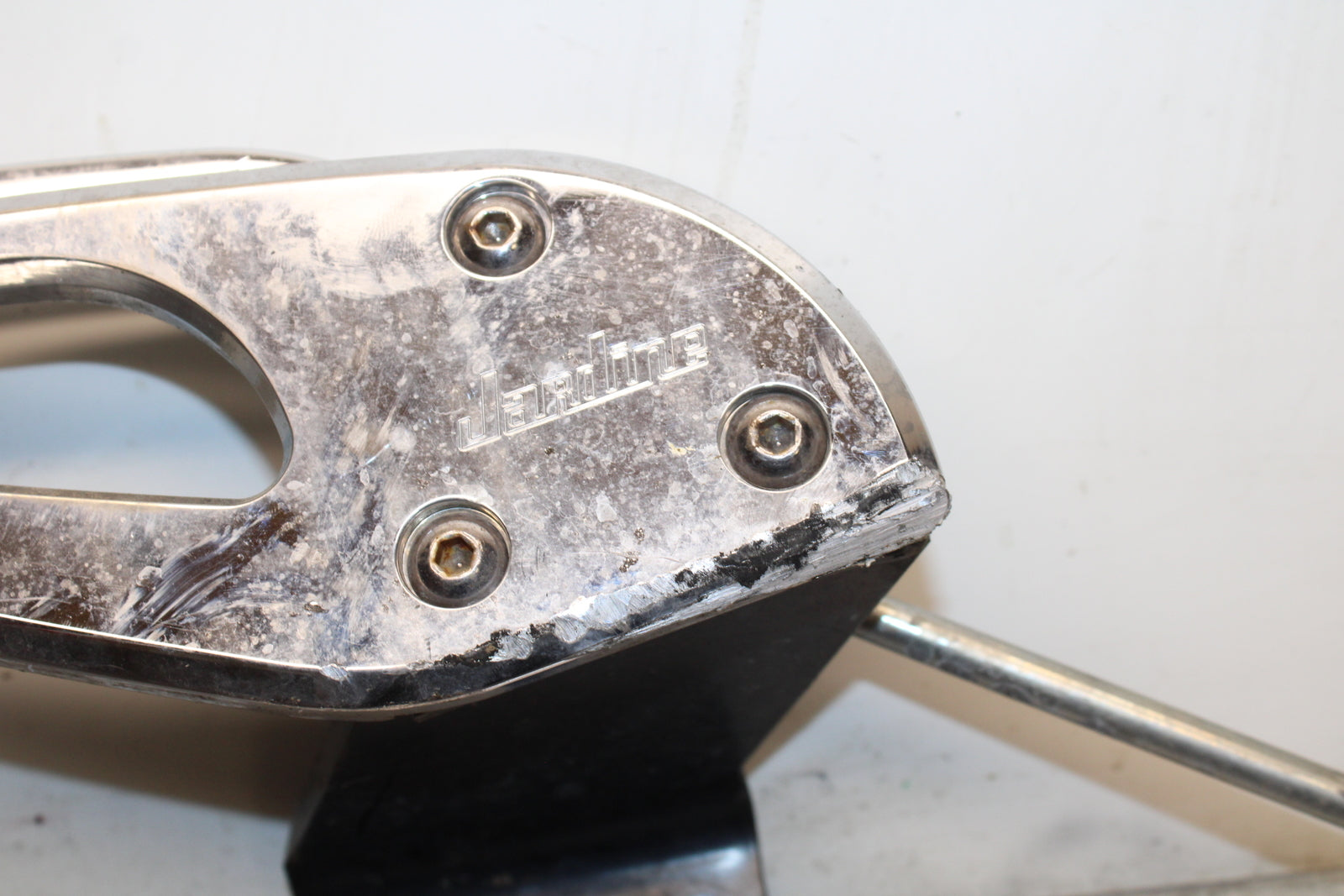 00 SUZUKI INTRUDER 1500 VL1500 LEFT FRONT FOOT REST PEG STEP BB761