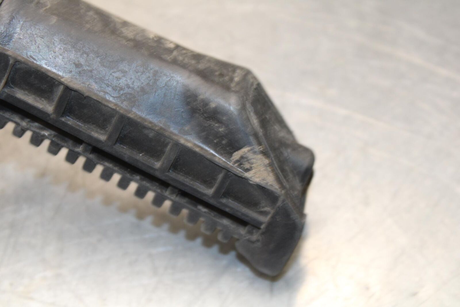 04-09 SUZUKI GS 500 FH GS500F LEFT REARSET REAR SET DRIVER FOOT PEG REST BB97