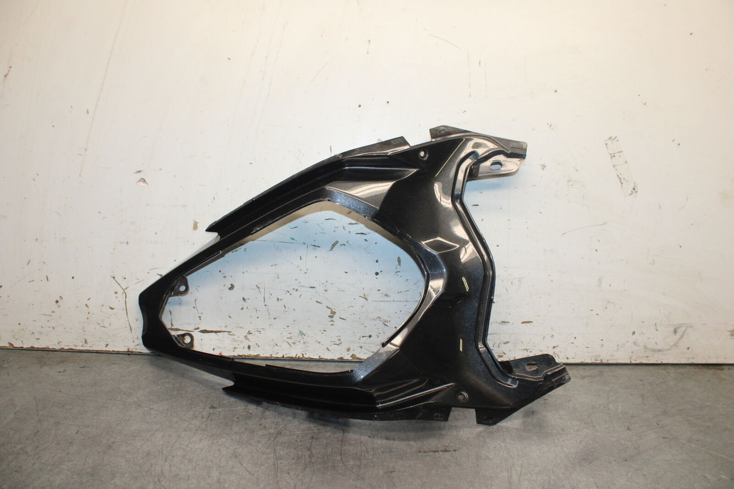 18-23 KAWASAKI NINJA 400 EX400 ABS CENTER REAR BACK TAIL FAIRING COWL BB747
