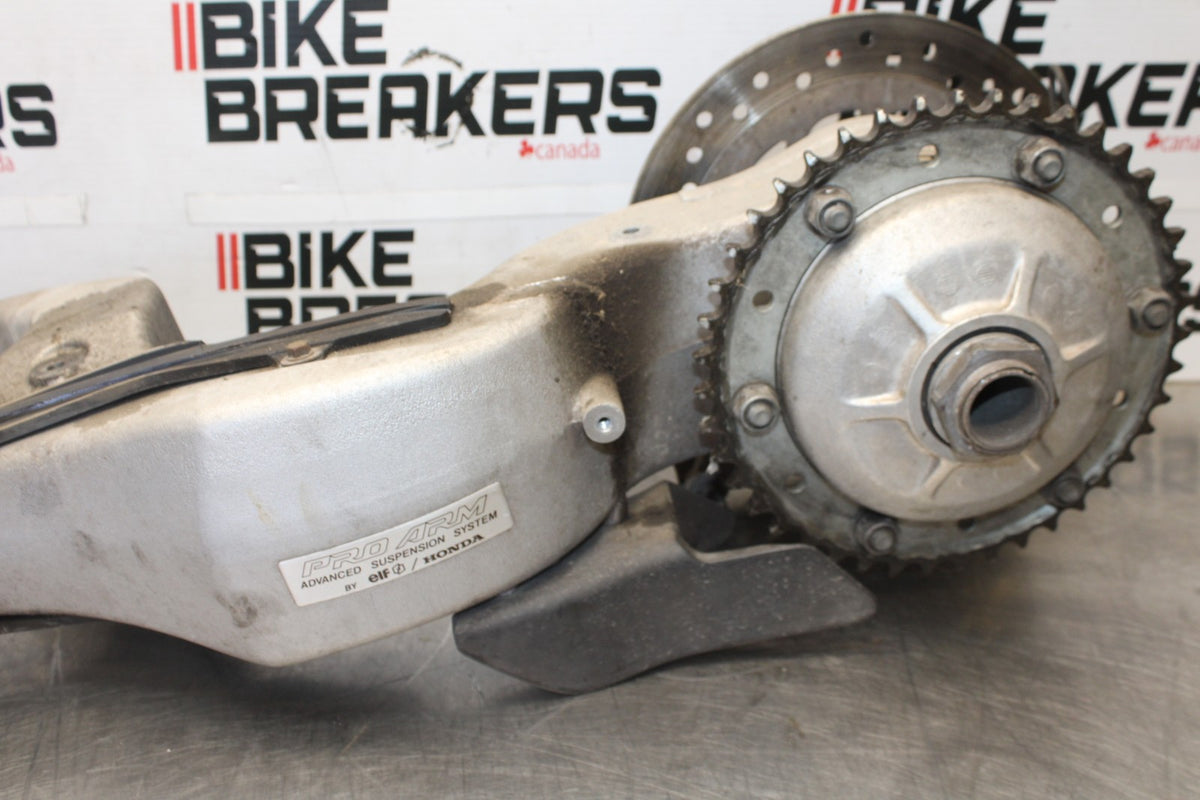 06-07 HONDA INTERCEPTOR 800 VFR800 REAR SWINGARM BACK SUSPENSION SWING ARM BB917