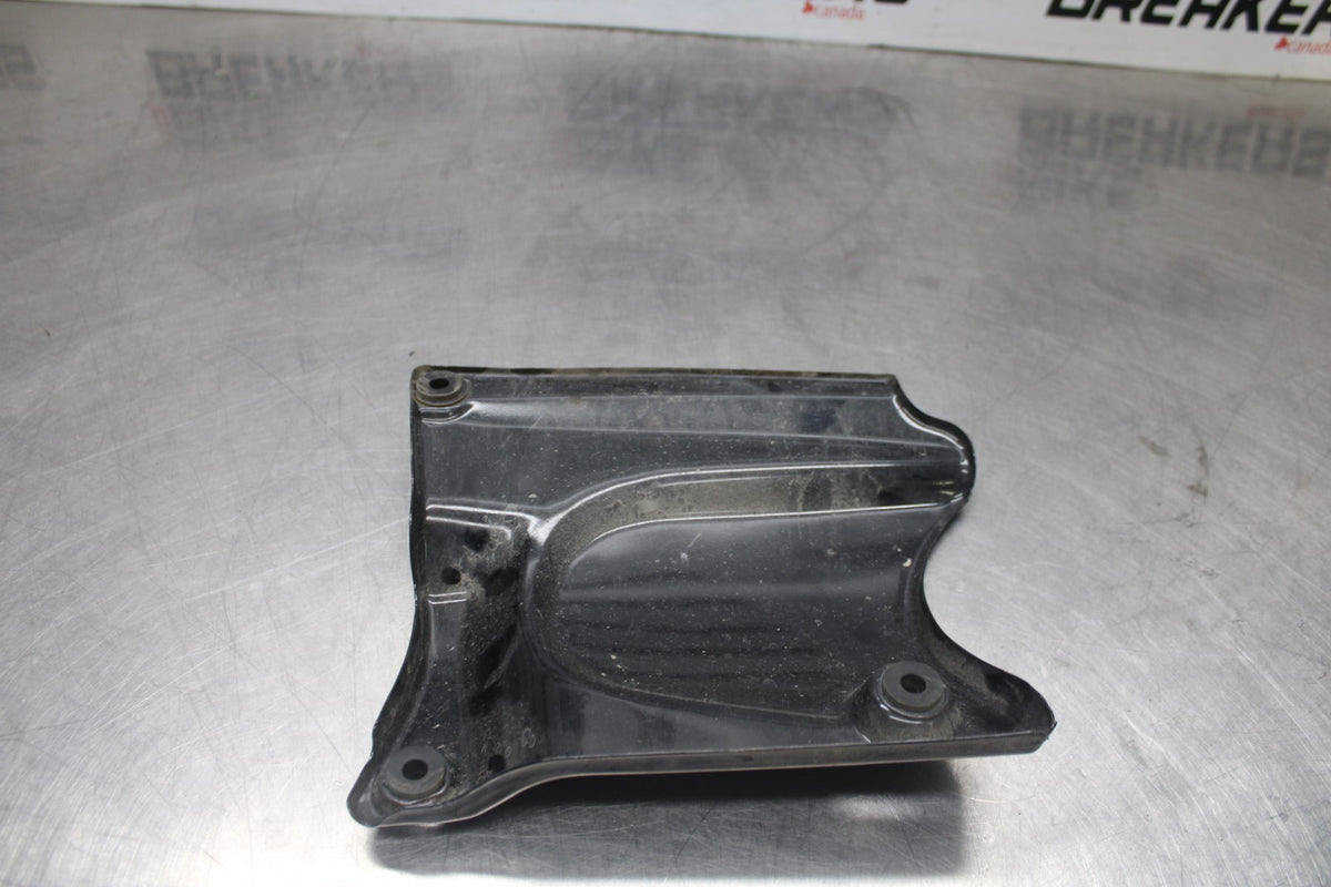 07 SUZUKI BOULEVARD M50 ENGINE SPROCKET SHAFT DRIVE COVER BB897