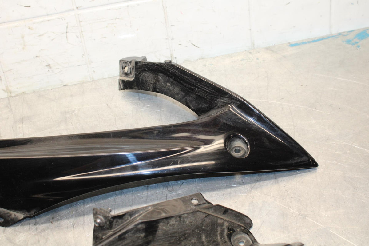 08-16 YAMAHA YZF R6 MID UPPER SIDE FAIRING COWL BB465