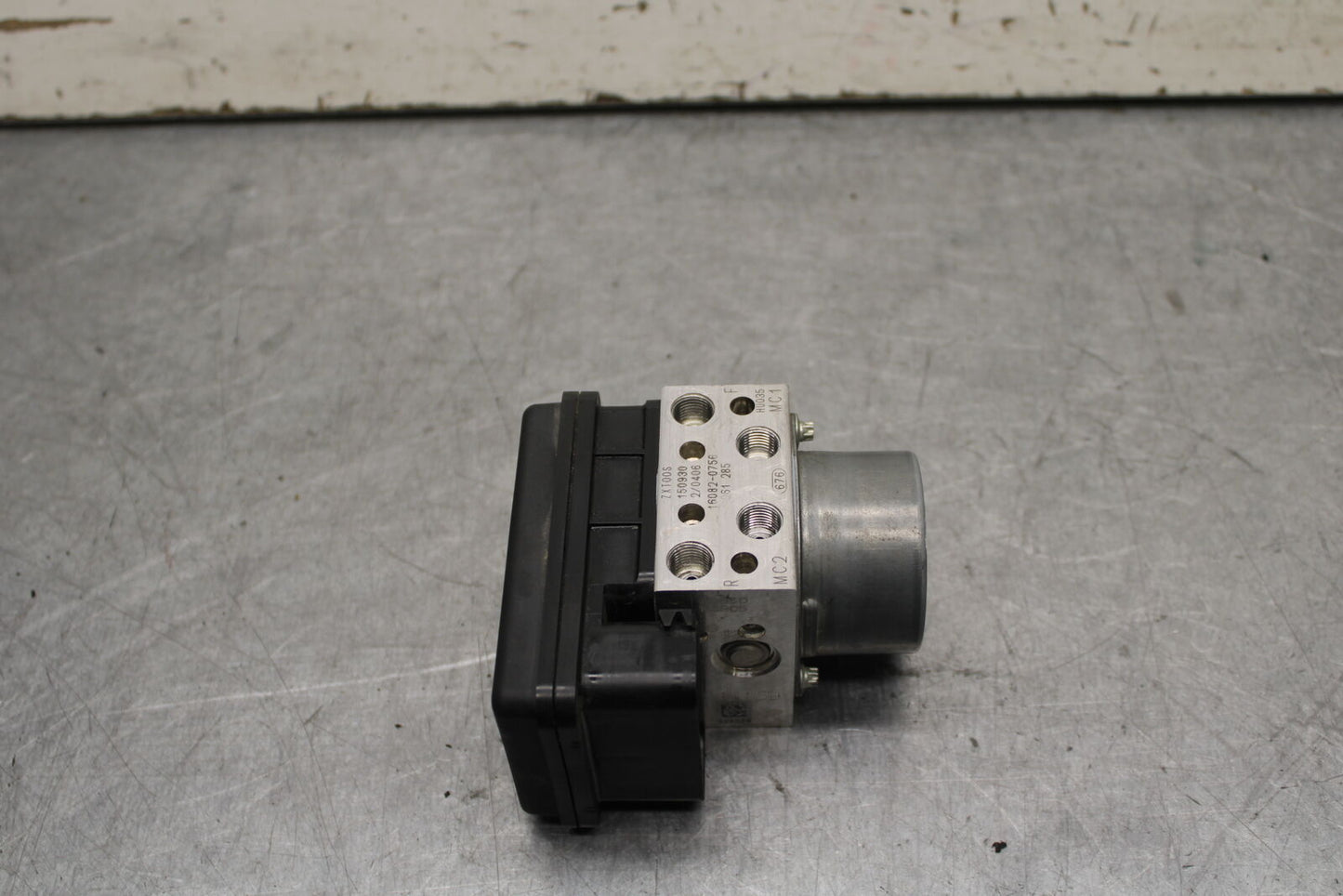 16 KAWASAKI NINJA ZX10R ABS PUMP UNIT MODULE 16082-0757 BB650