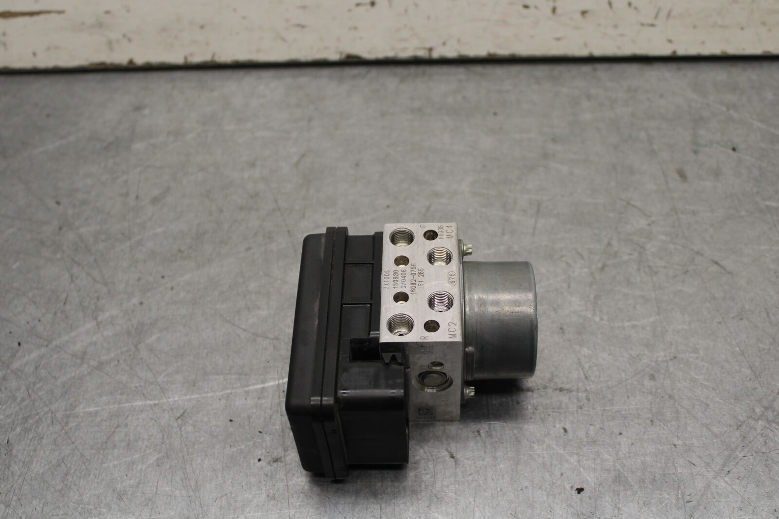 16 KAWASAKI NINJA ZX10R ABS PUMP UNIT MODULE 16082-0757 BB650