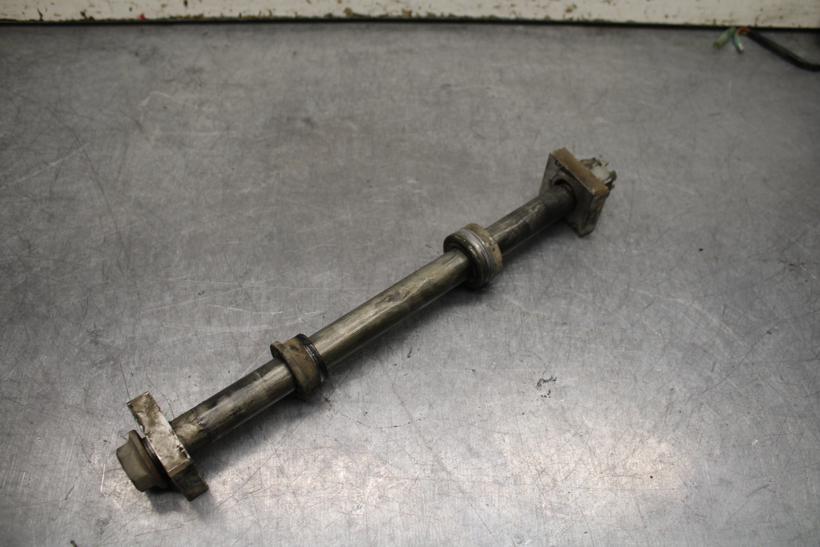 16-17 KAWASAKI VULCAN S 650 EN650 ABS REAR AXLE WHEEL RIM PIVOT BOLT AXEL  BB731