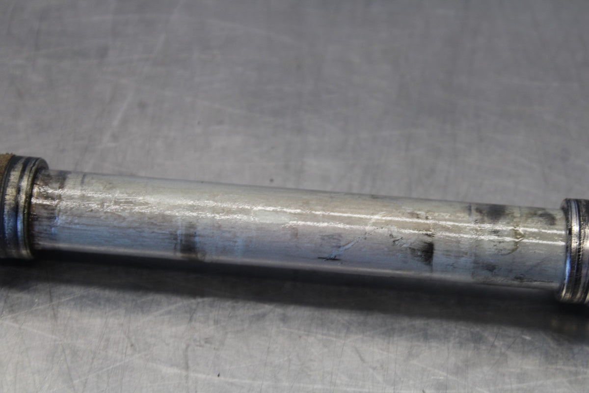18 SUZUKI GSXR750 FRONT WHEEL RIM AXLE PIVOT BOLT BB891