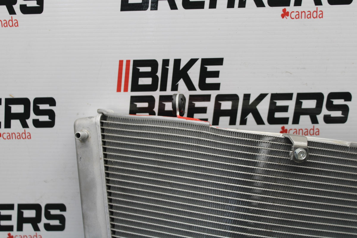 15-26 SUZUKI GSXR600 ENGINE RADIATOR MOTOR COOLER COOLING RADIATER BB888