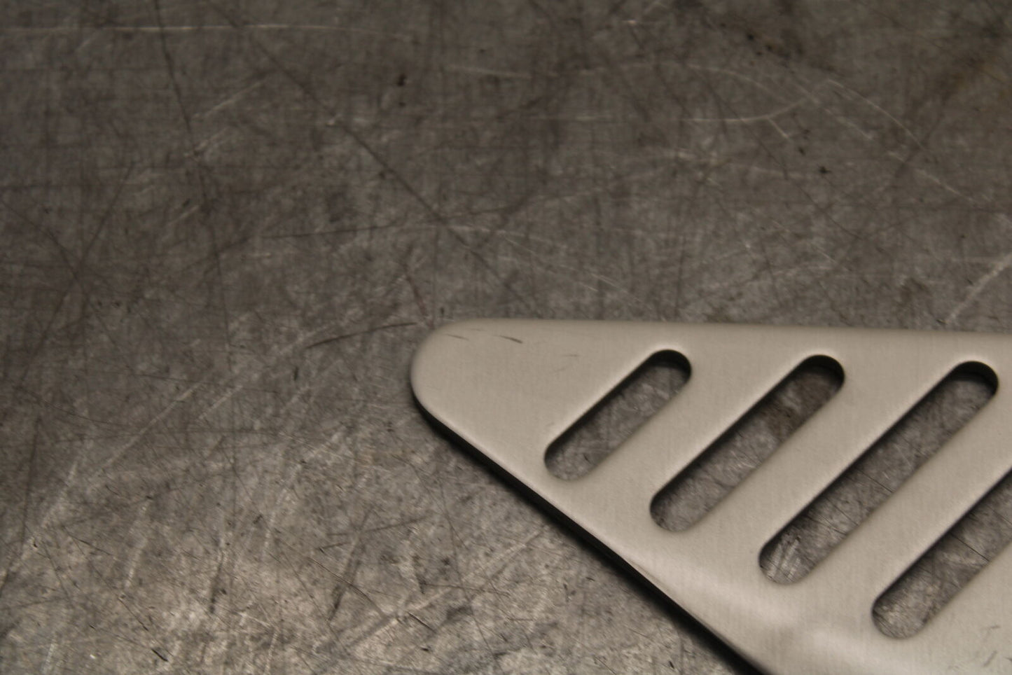 13-18 KAWASAKI NINJA ZX6R RIGHT REARSET REAR SET HEEL GUARD COVER  BB682