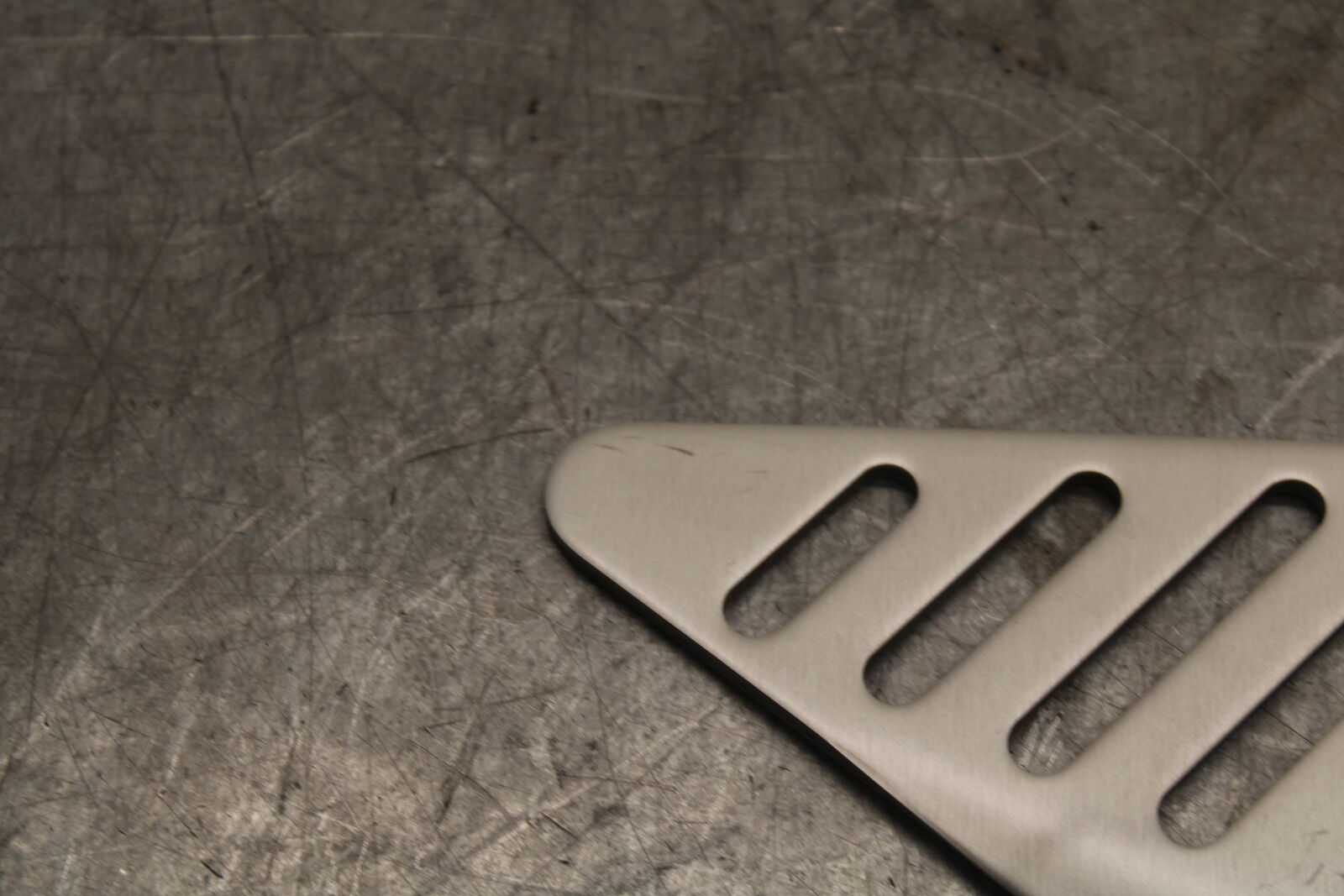 13-18 KAWASAKI NINJA ZX6R RIGHT REARSET REAR SET HEEL GUARD COVER  BB682