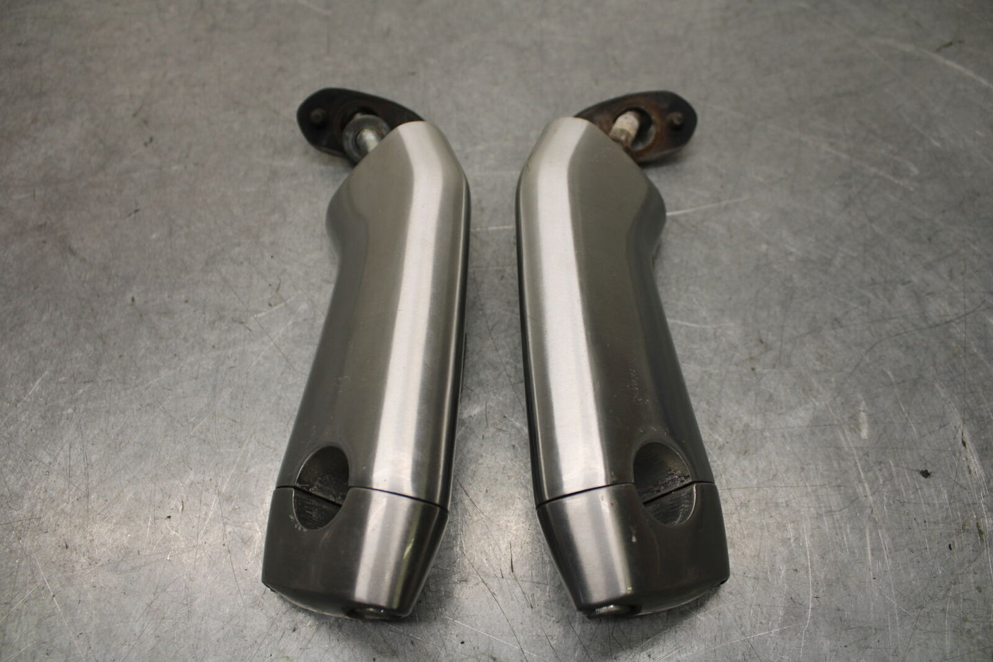 05-06 SUZUKI BOULEVARD M50 HANDLEBAR RISERS BB671