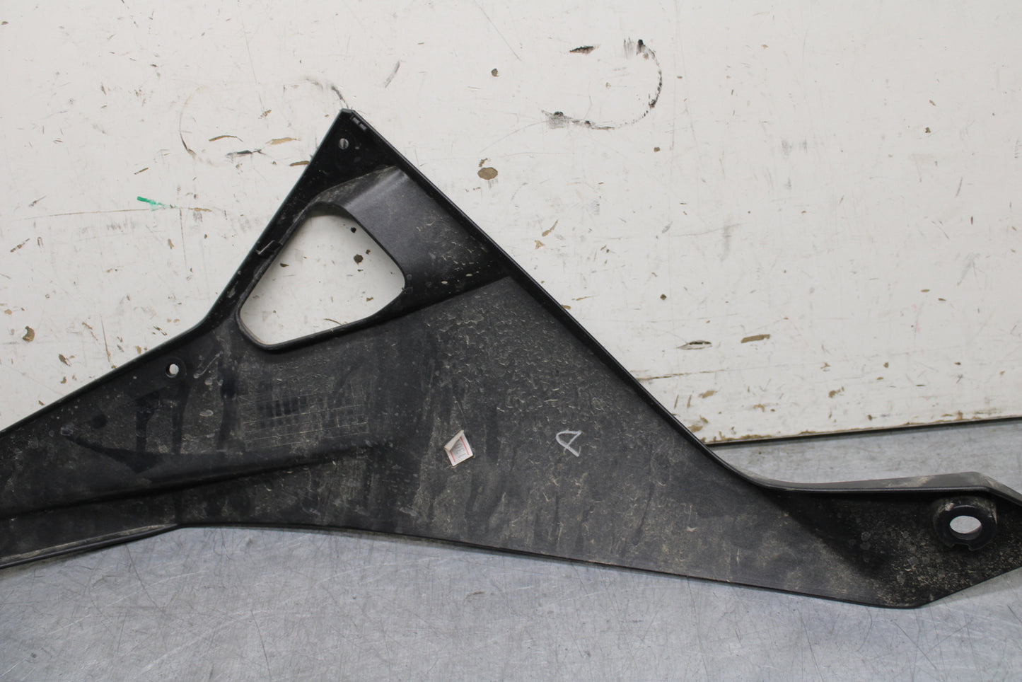 24 KAWASAKI NINJA 500 ABS RIGHT LOWER BOTTOM BELLY SIDE FAIRING COWL  BB730