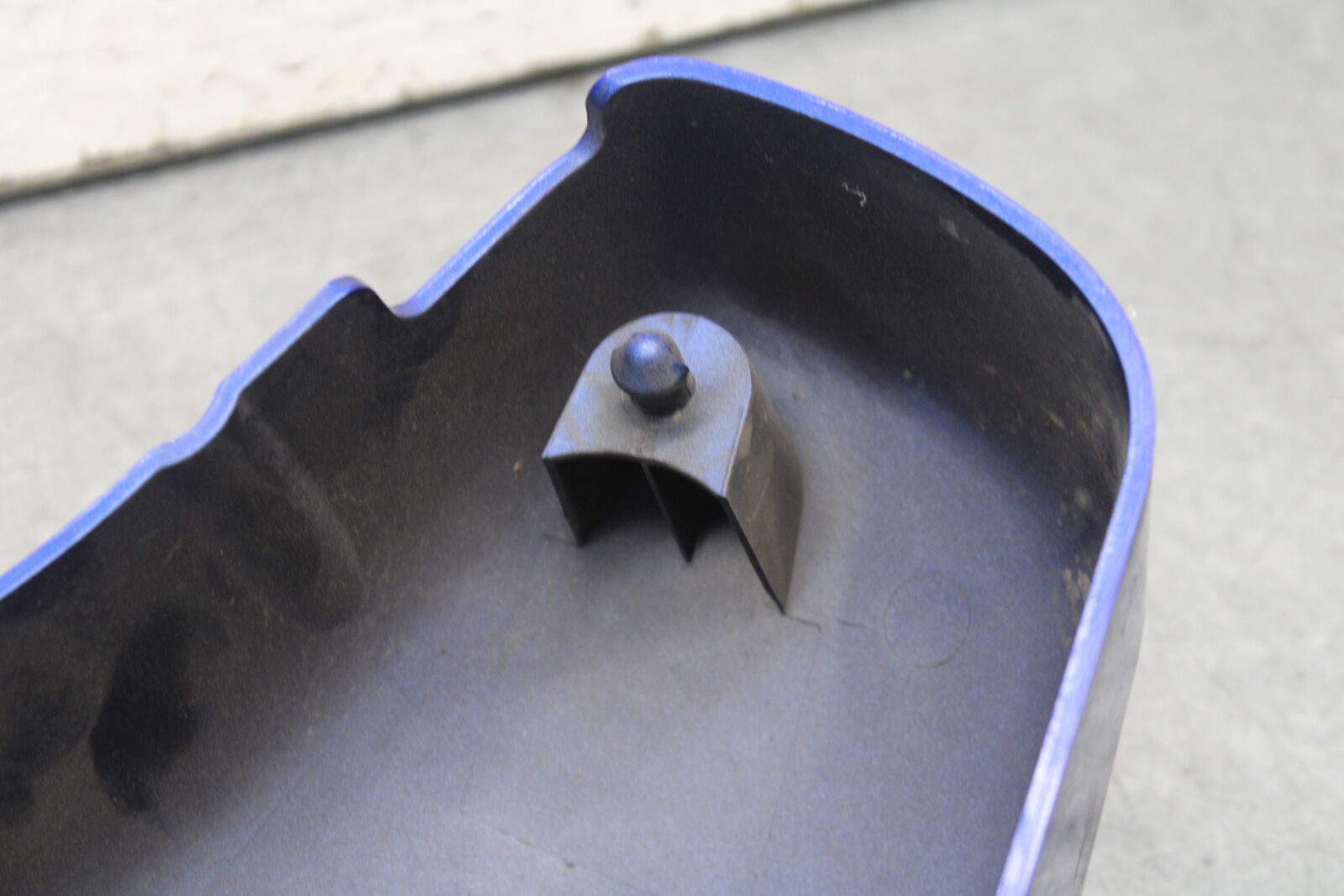 05-06 SUZUKI BOULEVARD M50 SIDE COVER PANEL COWL FAIRING 47130-41F00 BB671