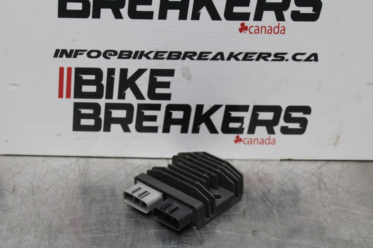 24-25 SUZUKI GSXR1000 RECTIFIER VOLTAGE REGULATOR BB767