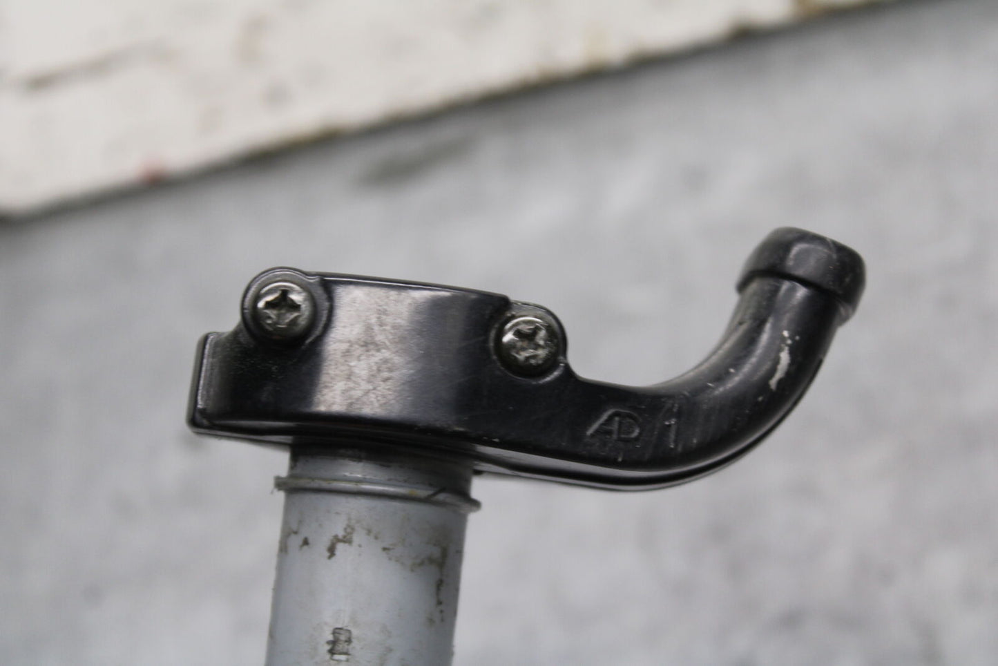 06-07 KAWASAKI NINJA ZX10R THROTTLE CABLE LINE HOUSING GUIDE BB115