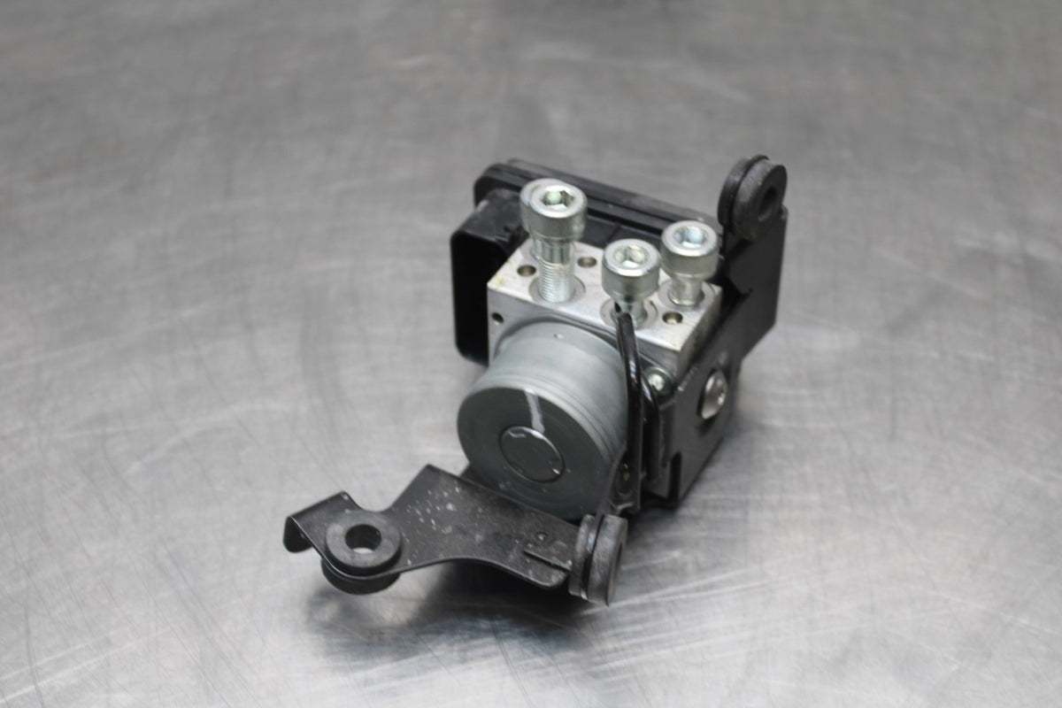 24-25 KAWASAKI NINJA ZX6R ABS PUMP UNIT MODULE BB785-CH