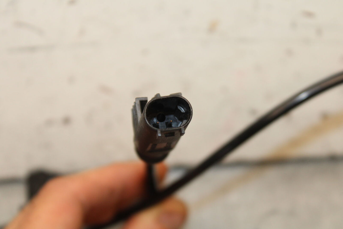 16 KAWASAKI NINJA ZX10R REAR WHEEL SPEED SENSOR BB650