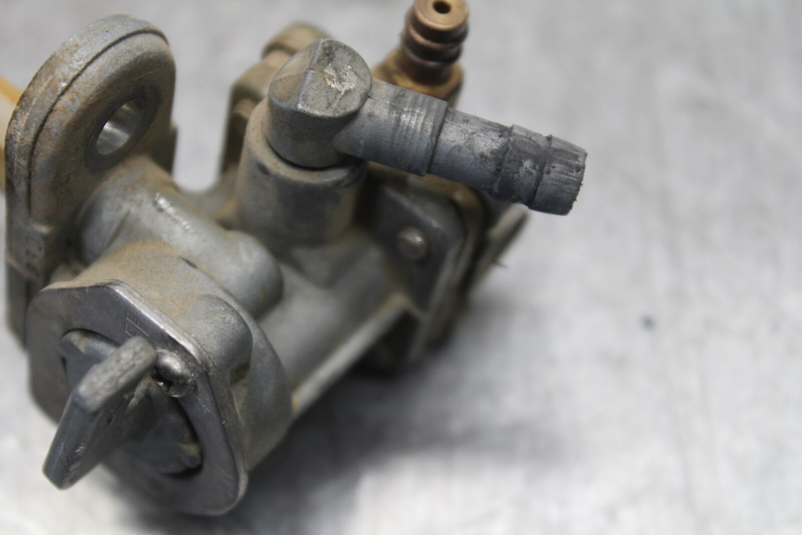 08-18 KAWASAKI KLR650 FUEL GAS TANK PETCOCK SHUT ON OFF VALVE BB707