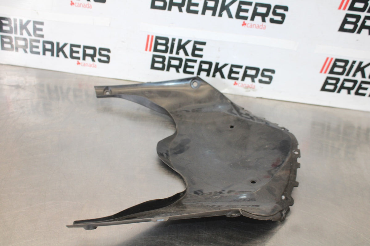 11-26 SUZUKI GSXR750 LOWER FRONT UPPER INNER HEADLIGHT COWL FAIRING  BB882