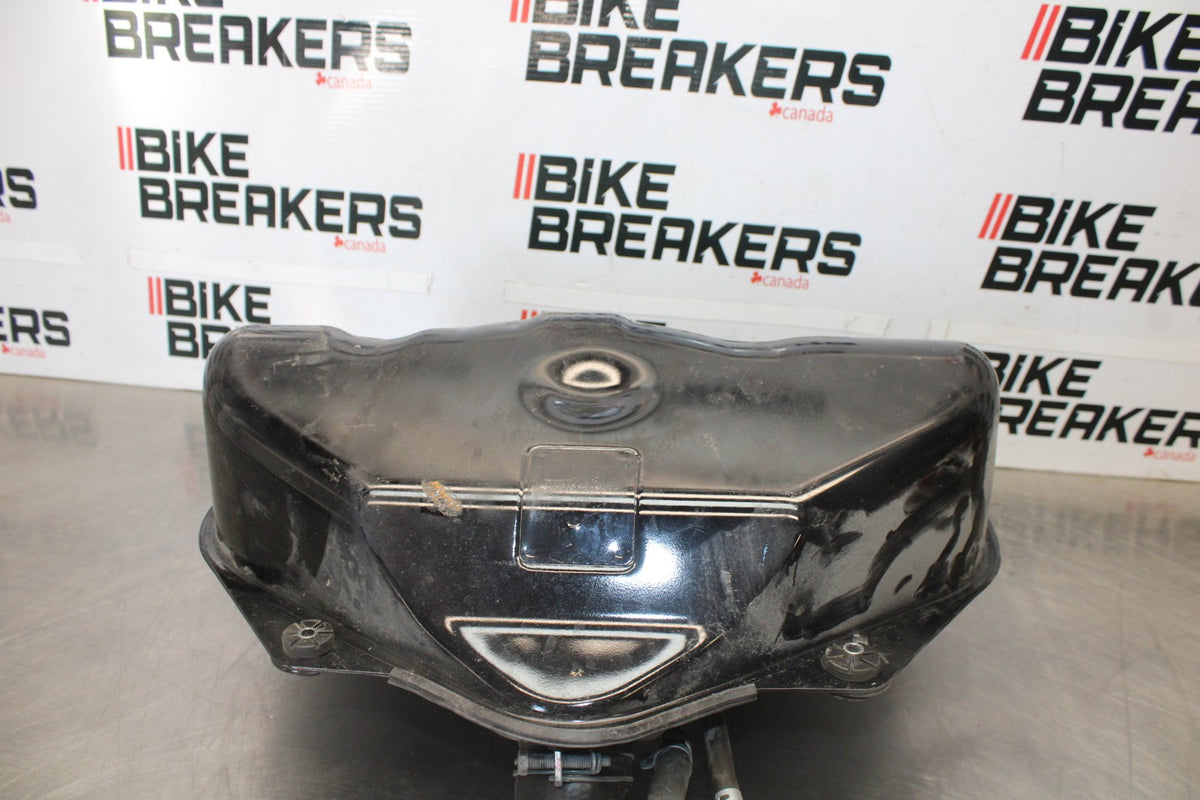 05-09 SUZUKI BOULEVARD C90 GAS TANK FUEL PETROL RESERVOIR BB918