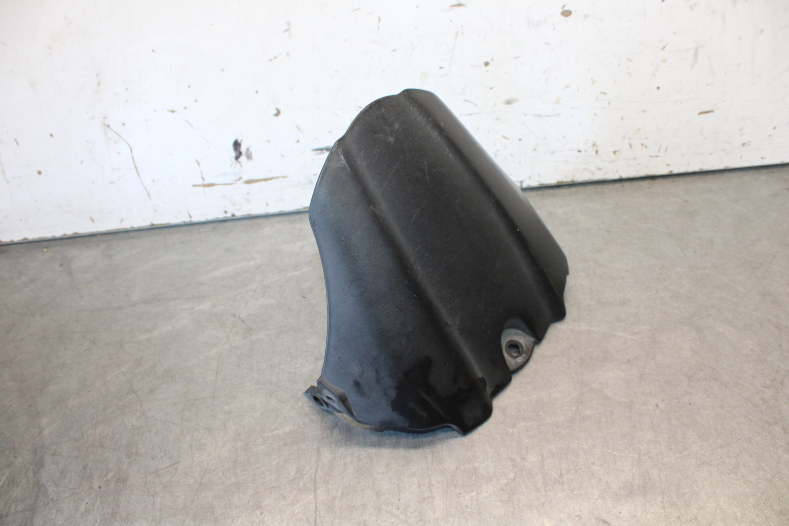 05-06 SUZUKI GSXR1000 REAR BACK WHEEL TIRE HUGGER FENDER 63114-41G00-291 BB663
