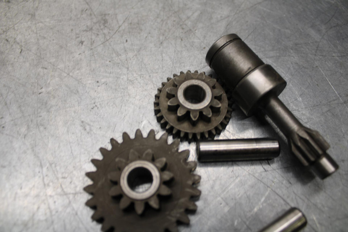 89-90 YAMAHA FZR600 ENGINE MOTOR IDLER IDLING GEAR BB76