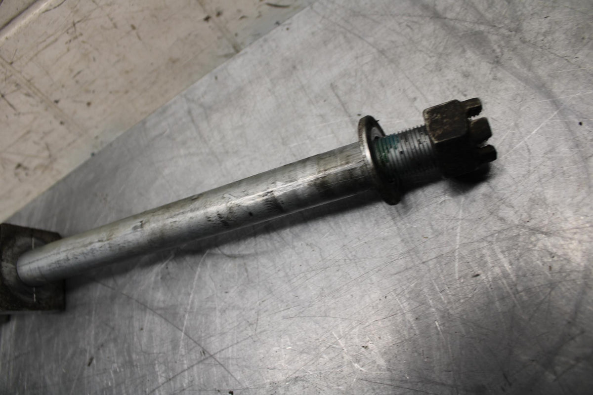 11-14 KAWASAKI VERSYS 650 LE 650C REAR AXLE WHEEL RIM PIVOT BOLT AXEL BB498