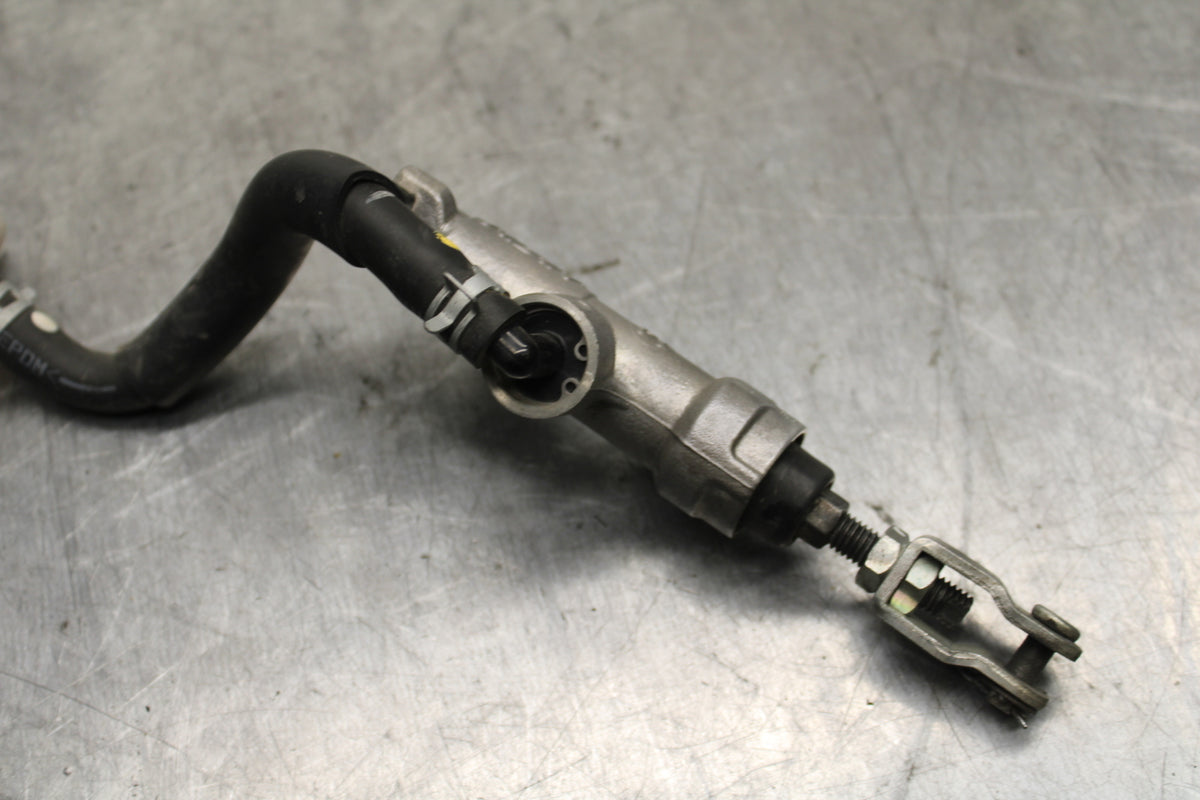 11-24 SUZUKI GSXR750 REAR BRAKE MASTER CYLINDER W RESERVOIR 69600-47H10  BB714