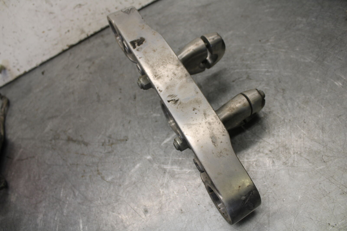 05-09 SUZUKI BOULEVARD C90 FORKS UPPER TRIPLE TREE CLAMP BB692