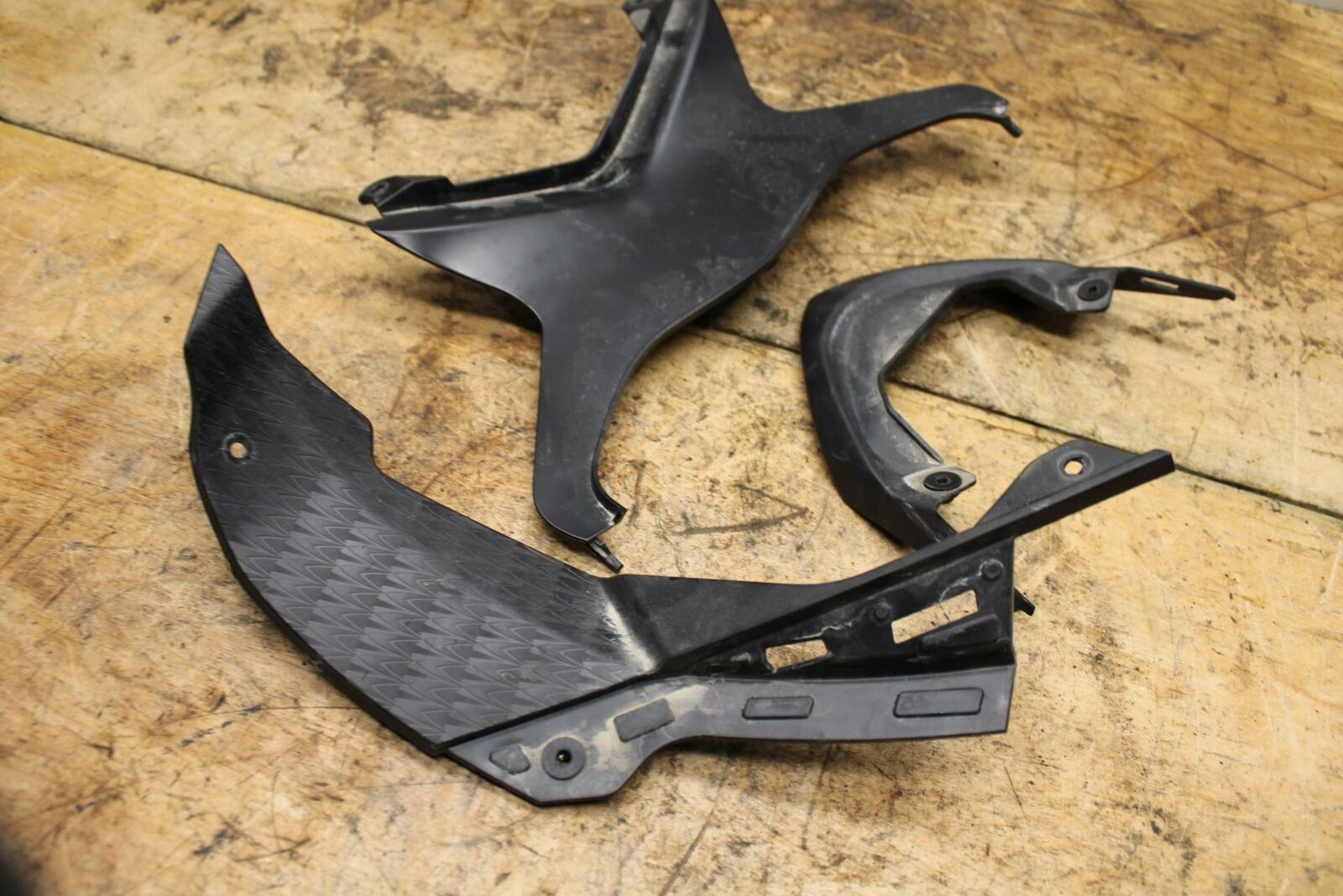 13-18 KAWASAKI NINJA ZX6R LEFT FRONT SIDE SEAT SADDLE PANEL TRIM FAIRING BB342