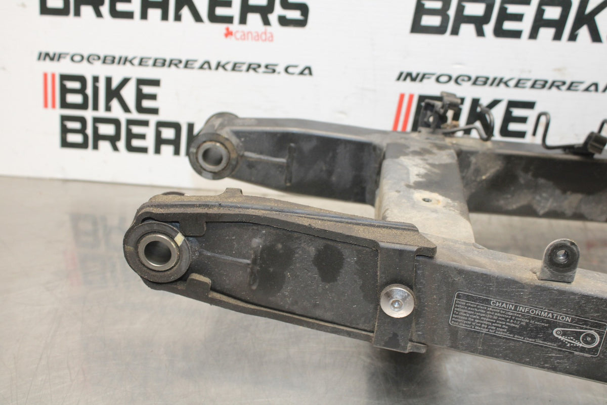 24 KAWASAKI NINJA 500 ABS REAR SWINGARM BACK SUSPENSION SWING ARM BB818