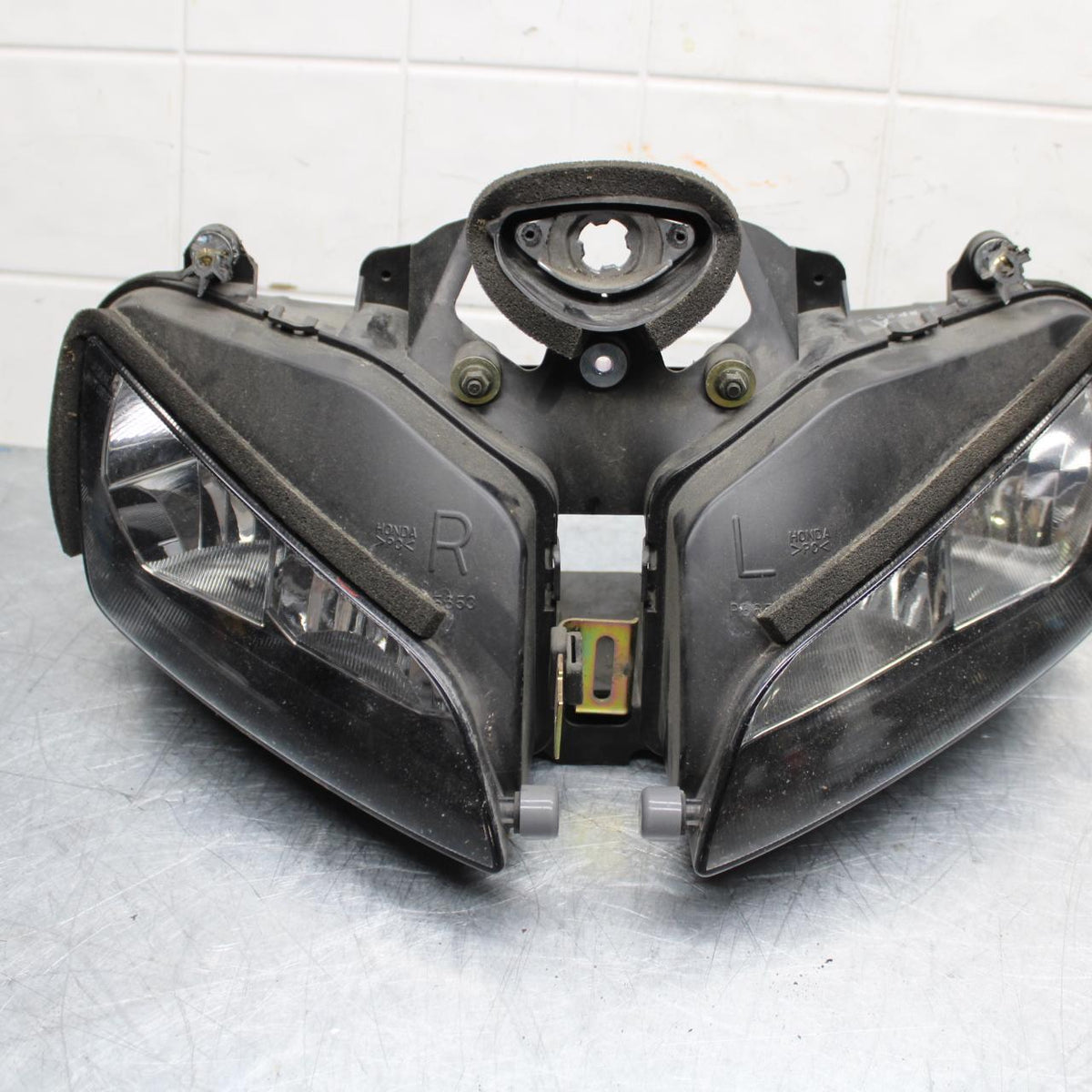 05-06 HONDA CBR600RR FRONT HEADLIGHT HEAD LIGHT LAMP BB444