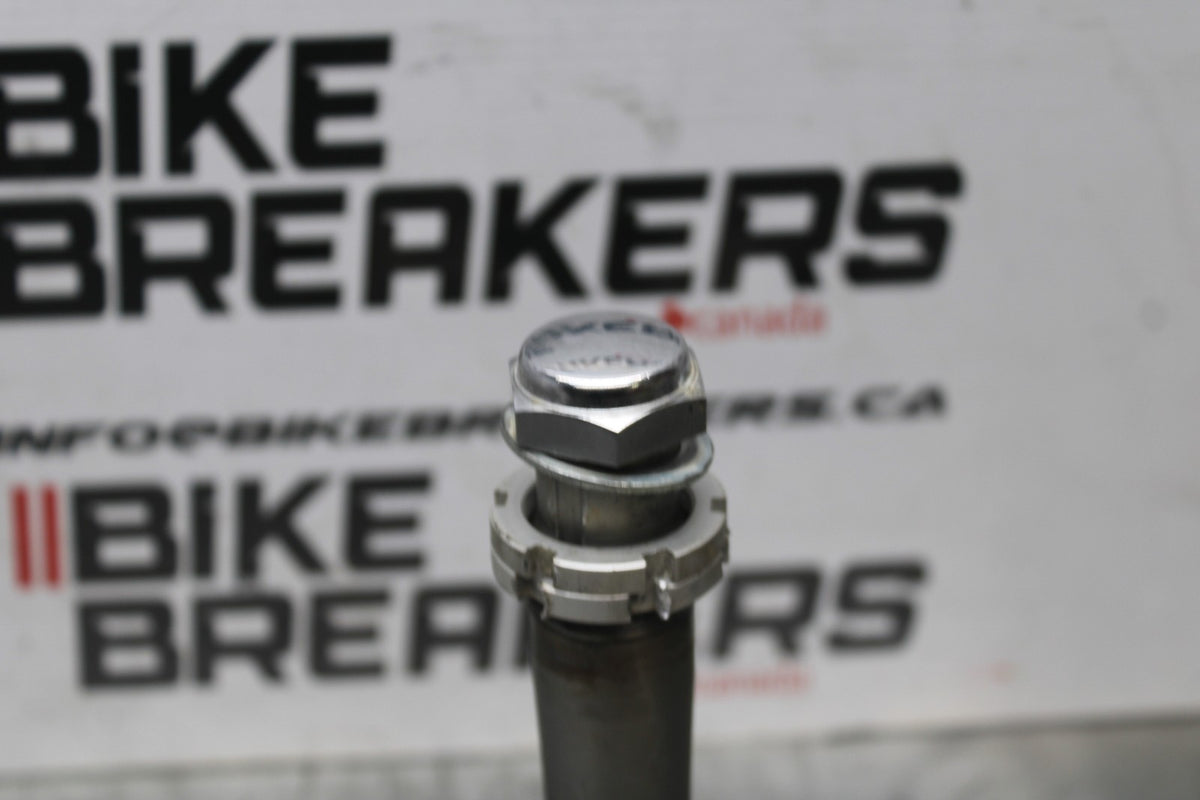 06 SUZUKI SV650S FRONT FORKS CLAMP LOWER TRIPLE TREE STEM BB783