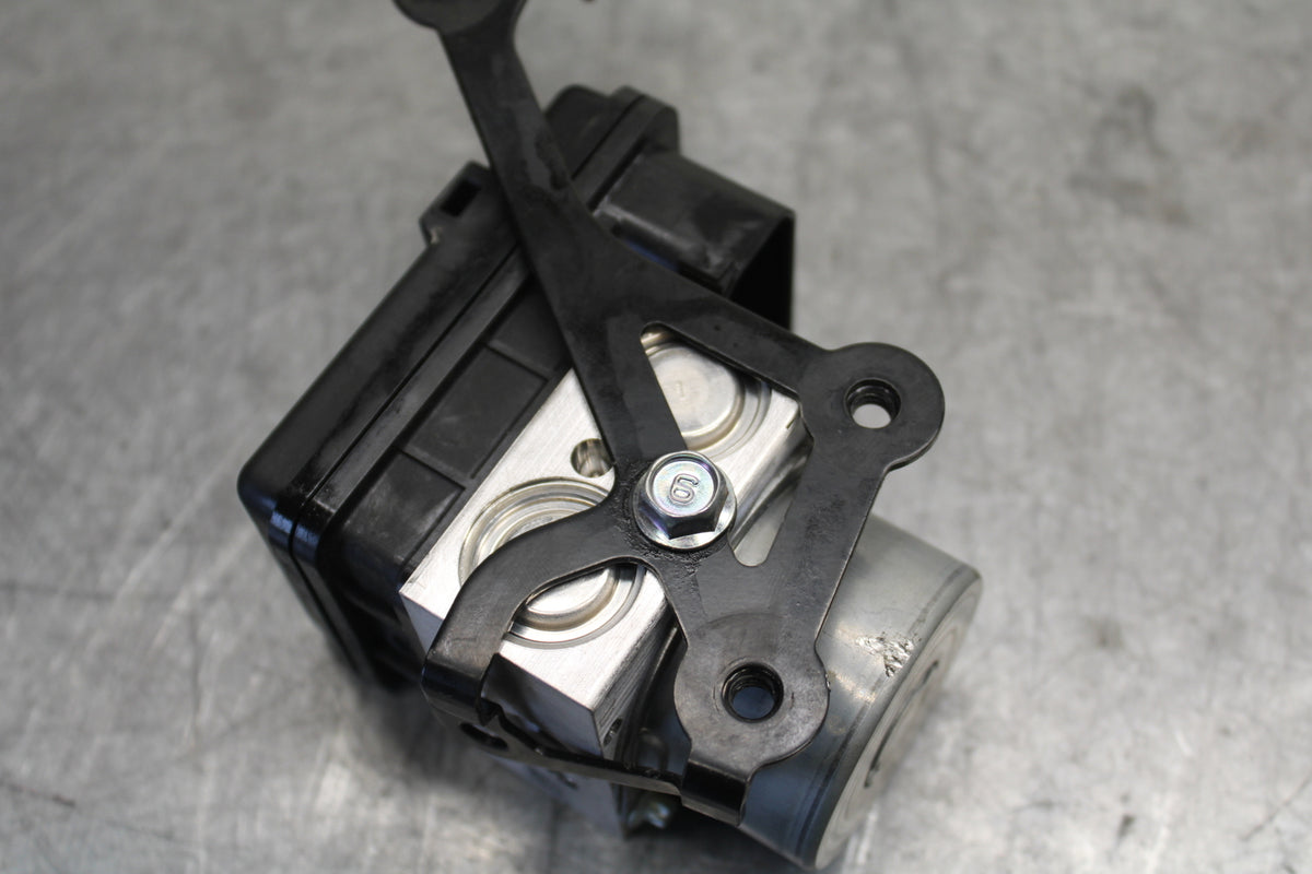 22-24 YAMAHA XSR900 ABS PUMP UNIT MODULE BB683