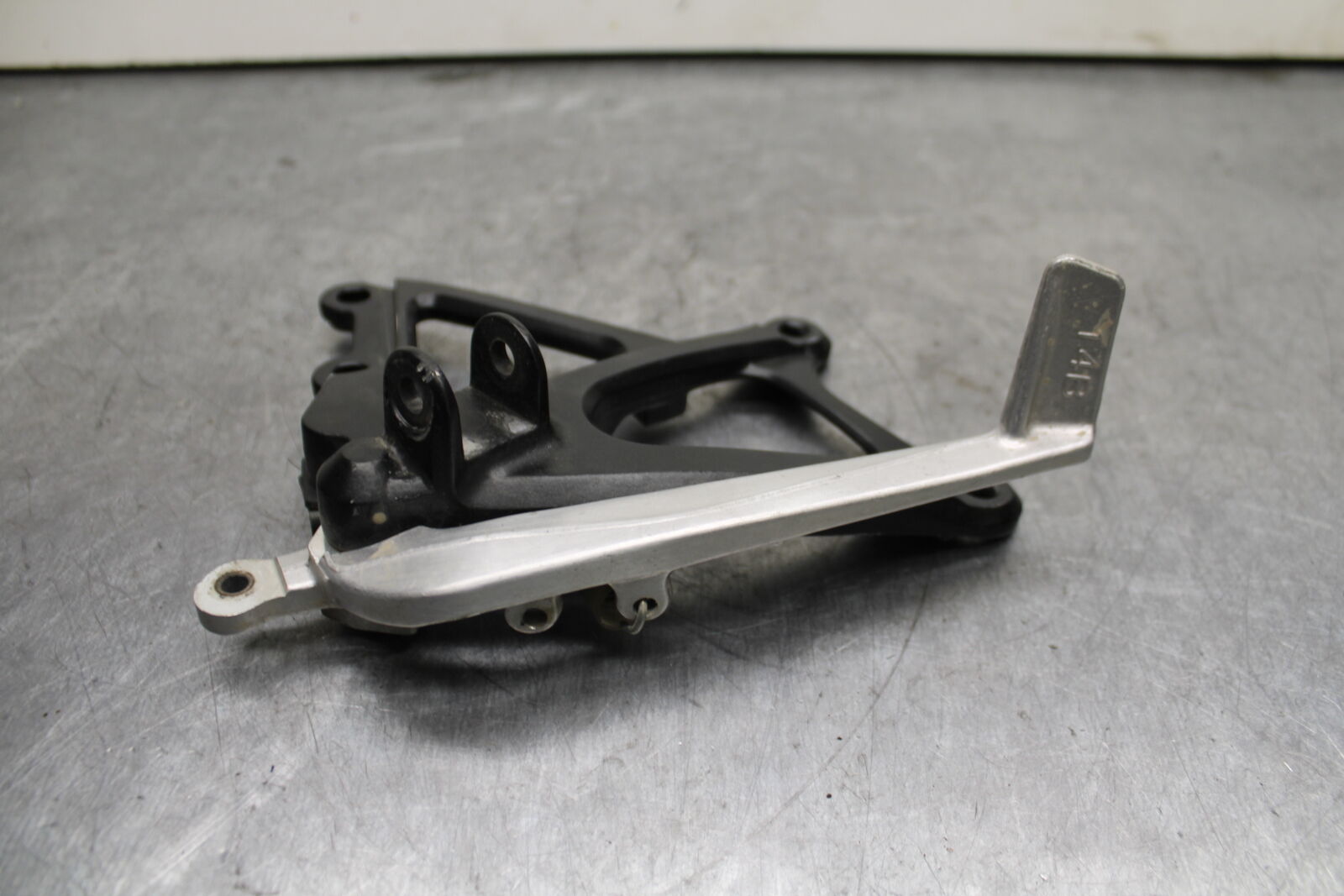 09-14 YAMAHA YZF R1 RIGHT REARSET REAR SET DRIVER FOOT PEG REST STOP BB118