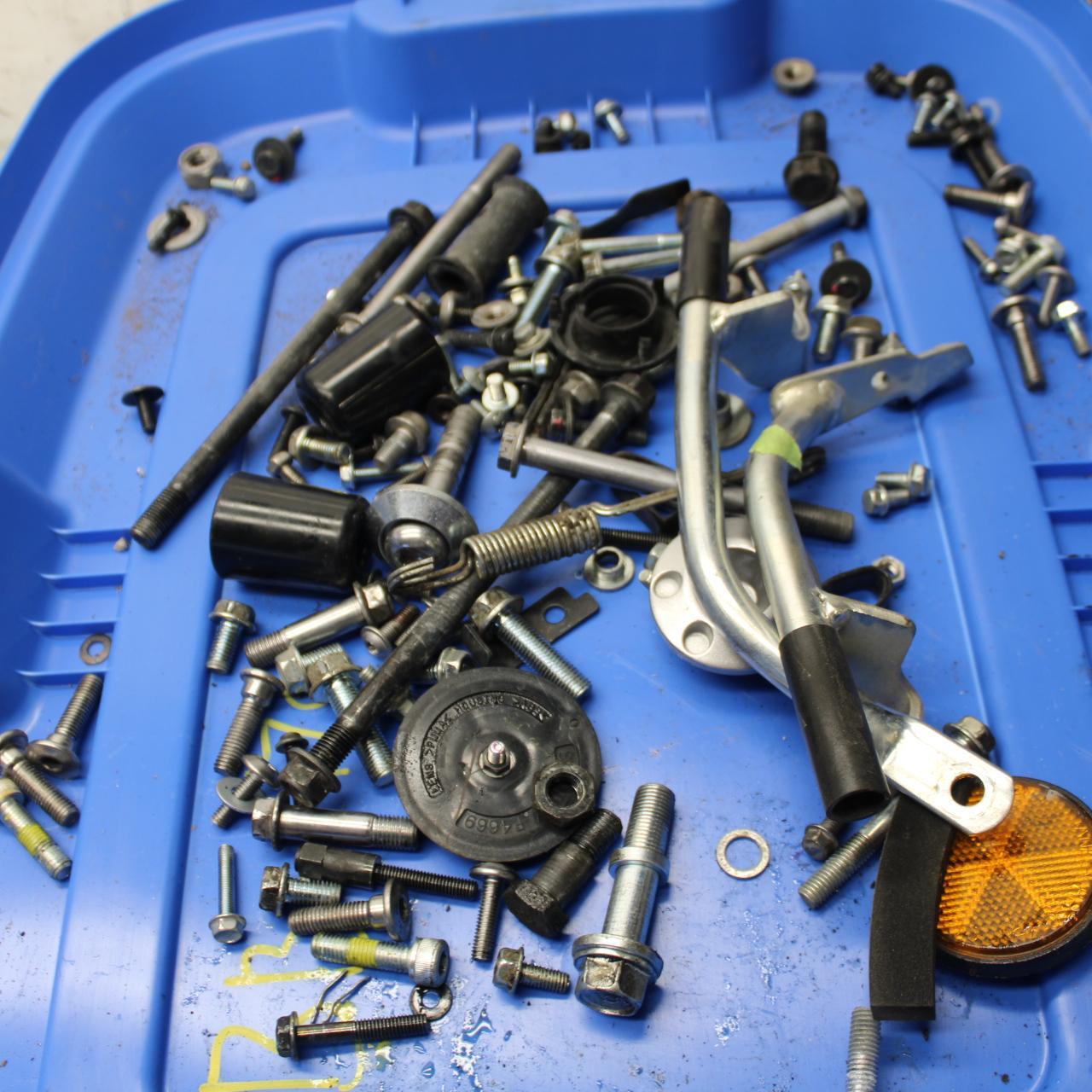 12-17 KAWASAKI NINJA 650 ENGINE MOUNTING BOLTS HARDWARE MOTOR SCREWS BB470