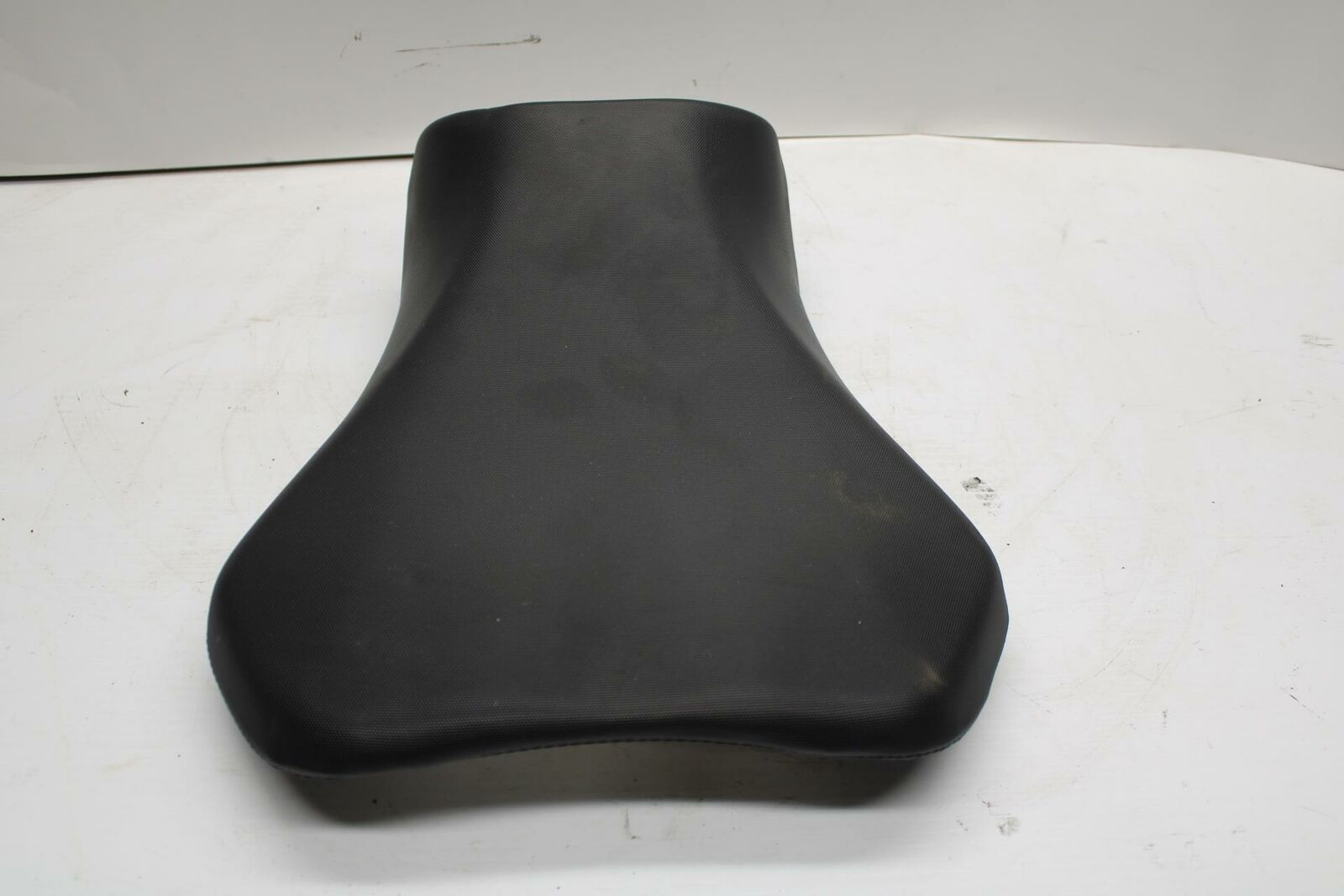 11-21 SUZUKI GSXR600 FRONT DRIVERS SEAT PAD SADDLE PILLION 45100-14J10-DW2 BB260